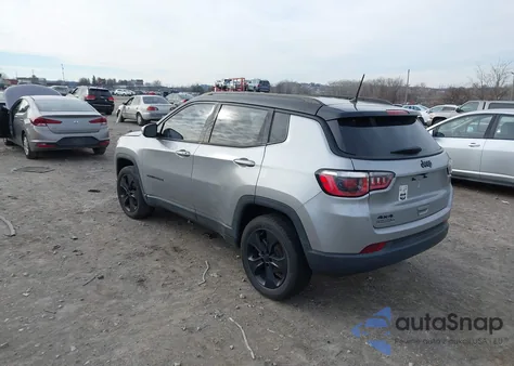 2018 Jeep Compass Altitude 4X4 из США, поврежденный, VIN 3C4NJDBB2JT433591